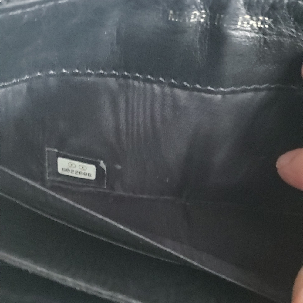 Authentic Pre-owned Chanel Caviar Leather Long Zippy Wallet - Picture 13 of 16